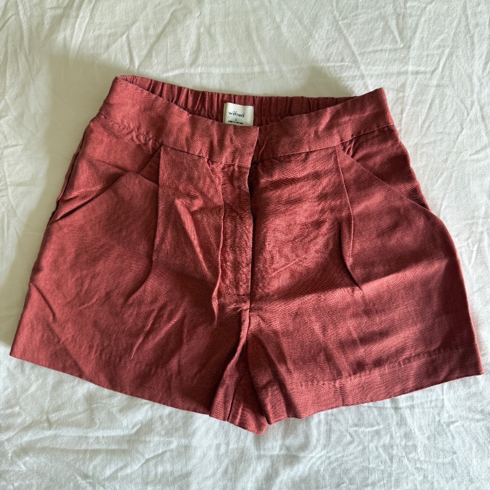 Aritzia linen shorts